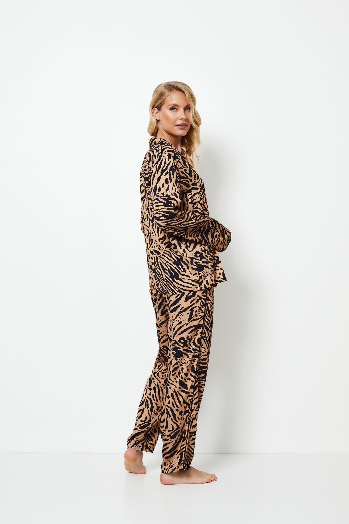 ΠΥΤΖΑΜΑ SHANI ΤΗΣ ARUELLE - 100% VISCOSE -  ΚΟΥΜΠΩΤΗ ΜΕ ANIMAL PRINT - Nadia Lingerie